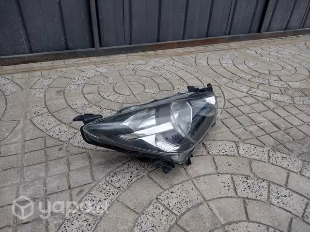 Optico derecho mazda 