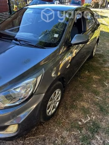 Hyundai accent 2012