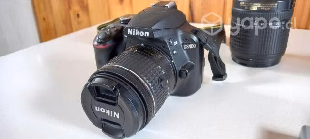 Cámara Nikon D3400 con batería y lentes