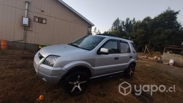 Se vende Ford familiar