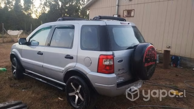 Se vende Ford familiar