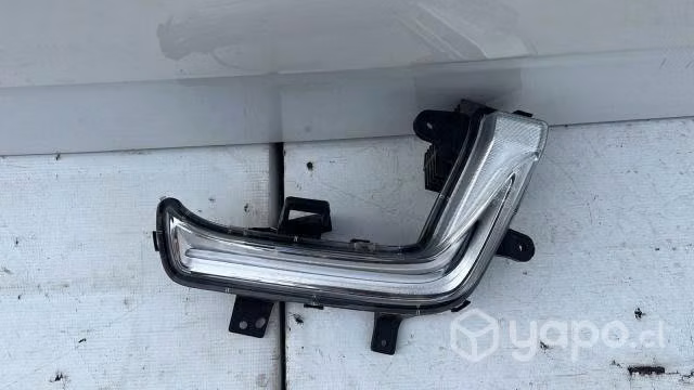 Neblinero izquierdo chevrolet tracker (20-23)
