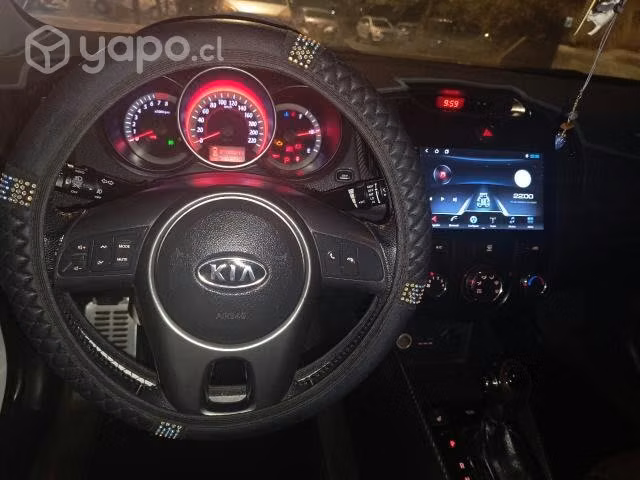 Kia koup, año 2011 automático pantalla android