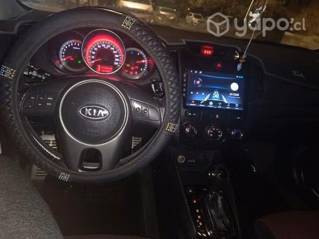 Kia koup, año 2011 automático pantalla android