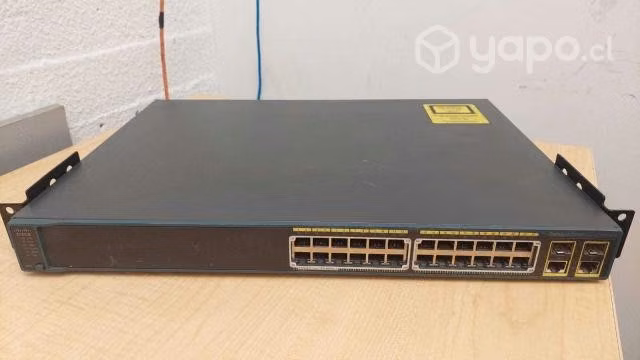 Switch Cisco Fast Ethernet Catalyst 2960-Plus, 24 - Imagen 2