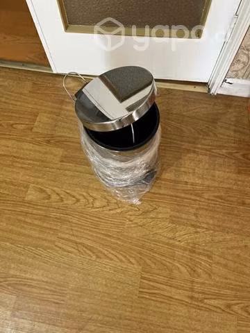 Basurero metálico nuevo 20 litros