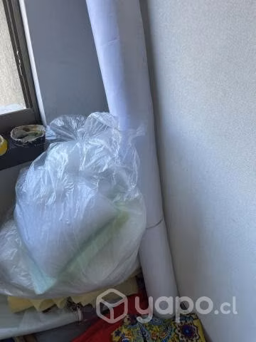 Máquina de coser , telas , accesorios y zapatillas