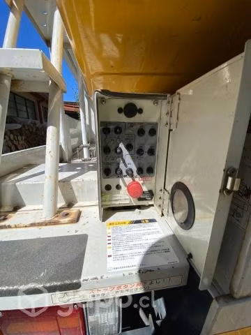 Camión Isuzu 2006 Alzahombre