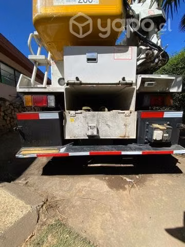 Camión Isuzu 2006 Alzahombre