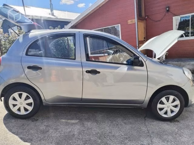 Vendo solo por renovación nissan march 2015