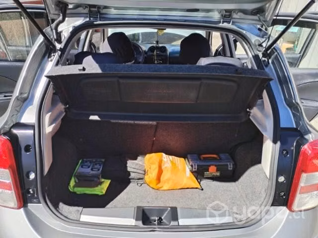 Vendo solo por renovación nissan march 2015