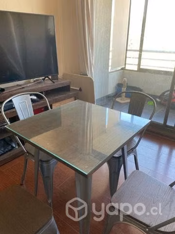 Mesa con 4 sillas