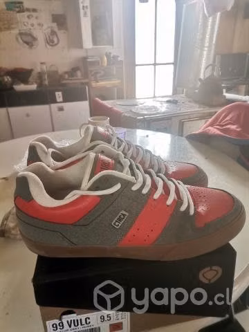 Zapatillas circa