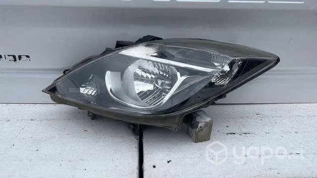 Mazda bt50 optico izquierdo (17-21)