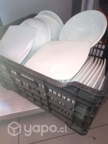 Loza , mesones de acero y frigobar