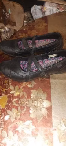 Zapatos de colegio para niña en excelente estado - Imagen 3