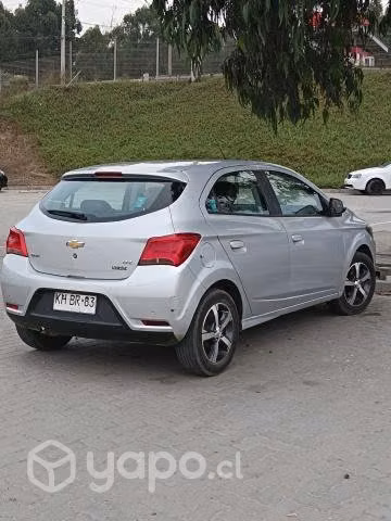 Chevrolet onix 1.4 año 2018 . Full