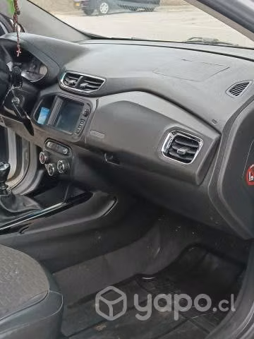 Chevrolet onix 1.4 año 2018 . Full