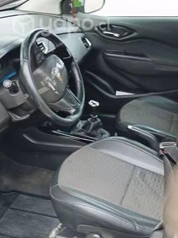 Chevrolet onix 1.4 año 2018 . Full