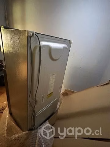 Refrigerador en buen estado seminuevo LG - Imagen 4