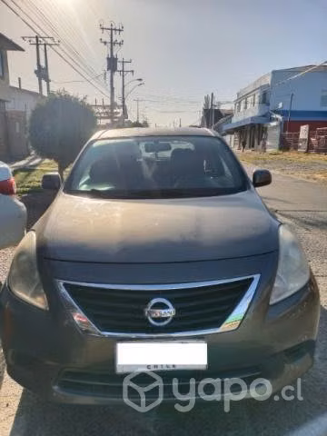 Vendo Nissan Versa