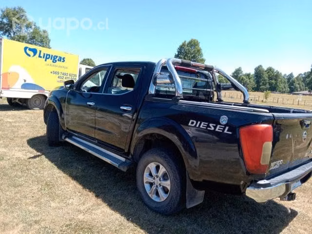Vendo camioneta nissan np300 2015 4x4