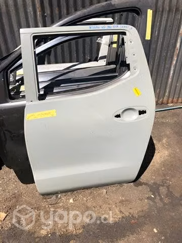 Puerta nissan np300