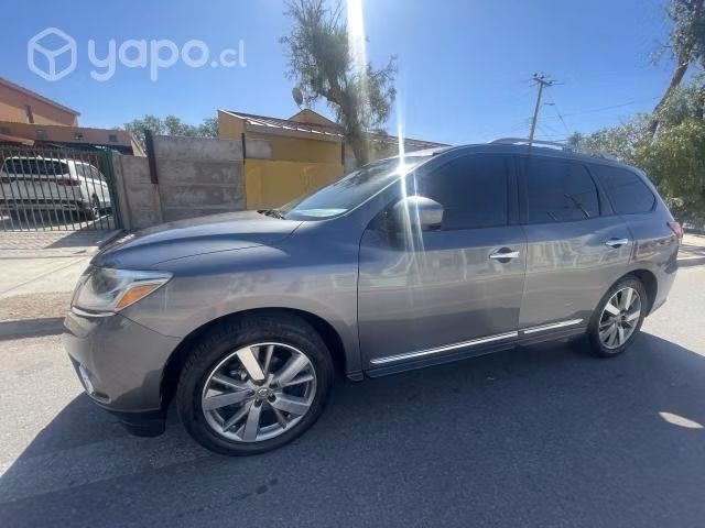 Nissan pathfinder 2016