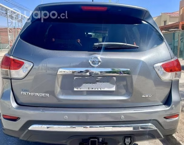 Nissan pathfinder 2016