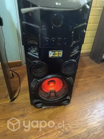 Parlante LG OM5560