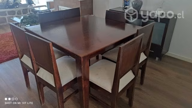 Se vende comedor, arrimo y mesas de centro