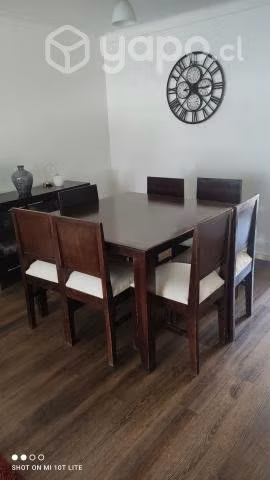 Se vende comedor, arrimo y mesas de centro