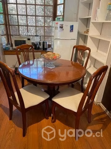 Comedor Reina Ana, color caoba