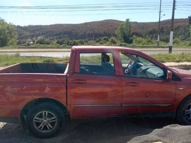 Se vende camioneta en prenda sanng yong