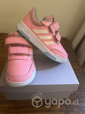 Zapatilla Adidas de niña. - Imagen 2
