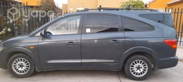 Ssangyong stavic 2011