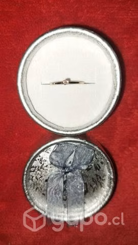 Anillo de oro 18k totalmente nuevo