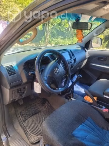 Vendo camioneta hilux 2013 4x4 motor 2.5