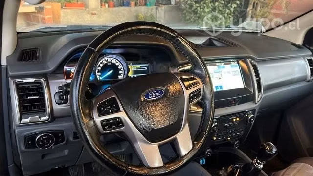 Vendo camioneta Ford en muy buen estado.
