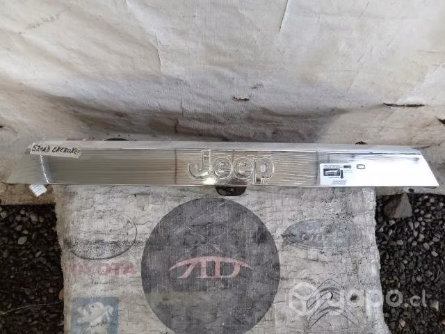 Moldura portalon jeep gran cherokee original