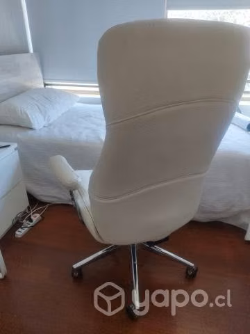 Silla escritorio ecocuero ergonomica con detalles