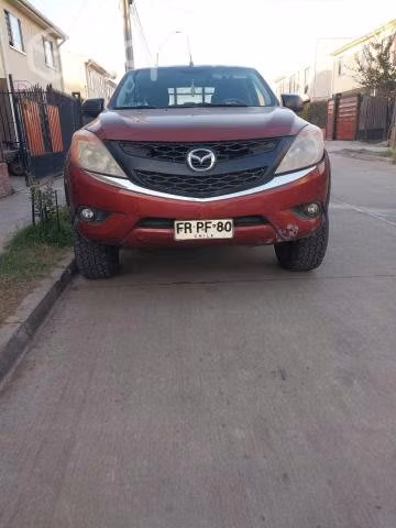 Vendo camioneta 4x4 año 2013 - Imagen 2