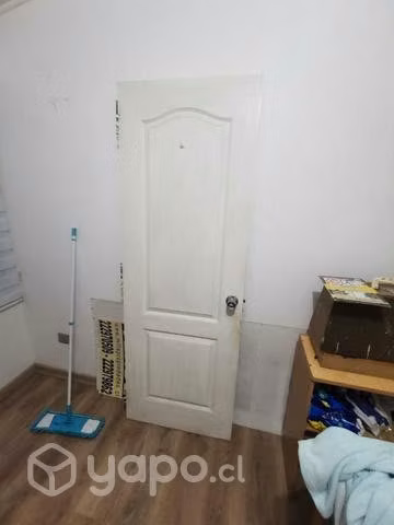 Puerta con chapa dormitorio