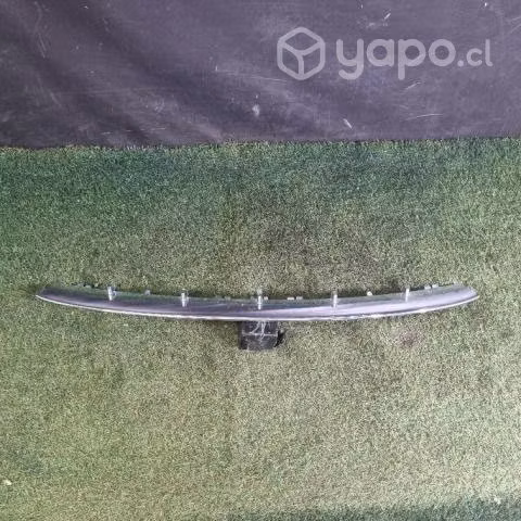 Embellecedor parachoque trasero mercedes benz cla2