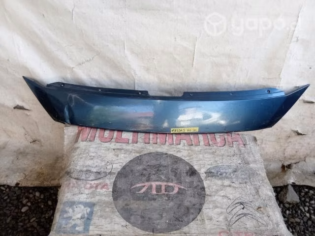 Moldura capot mazda 3 original 17-20