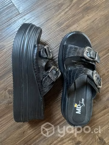 Chala marca MD Shoes talla 38 - Imagen 3
