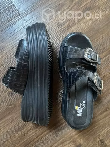 Chala marca MD Shoes talla 38 - Imagen 2