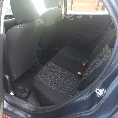 Se vende mazda demio
