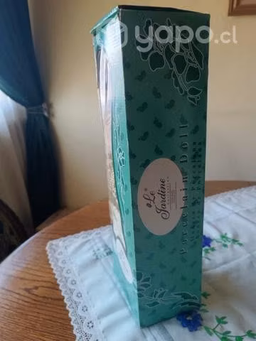 Muñecas de porcelana en su caja desde 1999