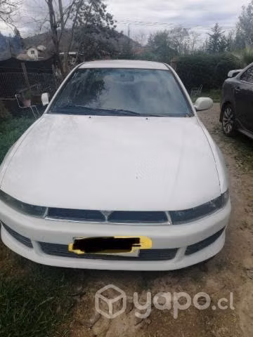 Mitsubishi Galant año 2001